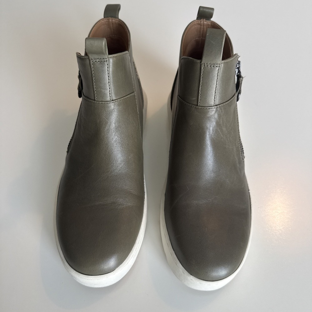 Vionic Brinkley Olive Green Sneaker Booties NWOT Size 6.5